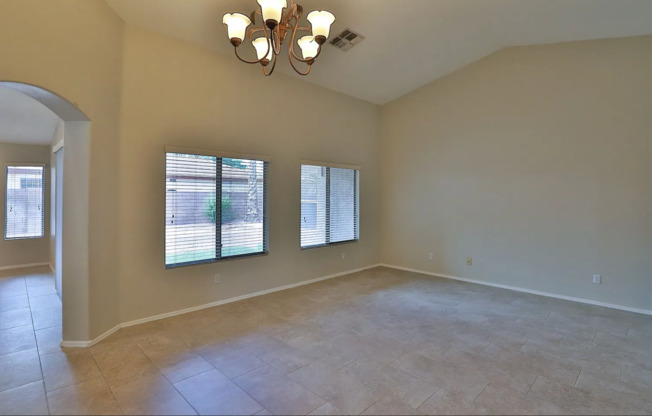 Beautiful 4-Bedroom Chandler Home with Prime Location!