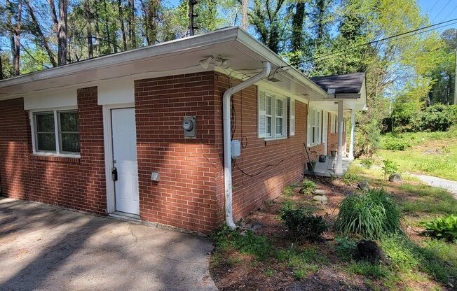 Spacious 3BR Ranch in Prime Atlanta Location!