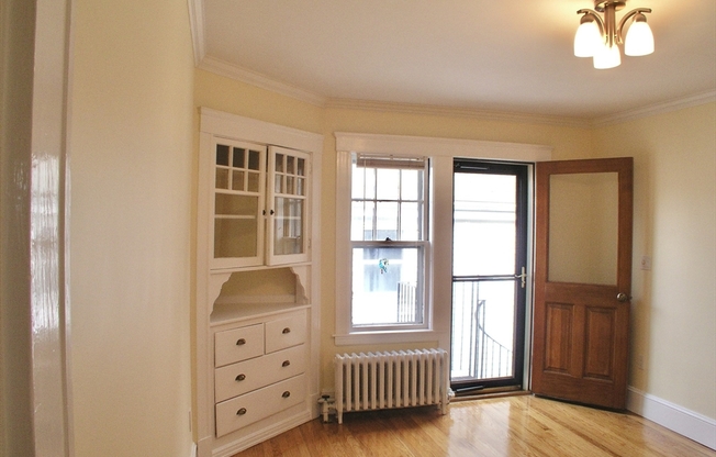 24 MONTGOMERY