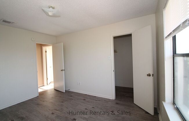 2 beds, 1.5 baths, $795