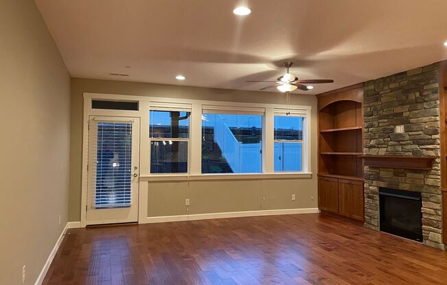 BEAUTIFUL LUXURY Style Townhouse with a gorgeous VIEW! Gated community in Camas! Top Rated Schools!