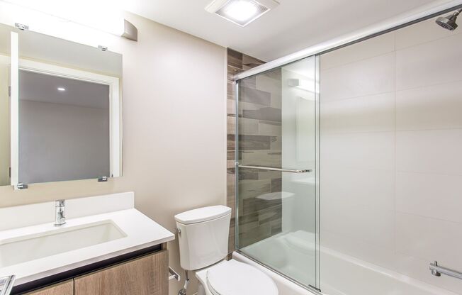 1 bed, 1.5 baths, 965 sqft, $3,300, Unit 1616 - 210