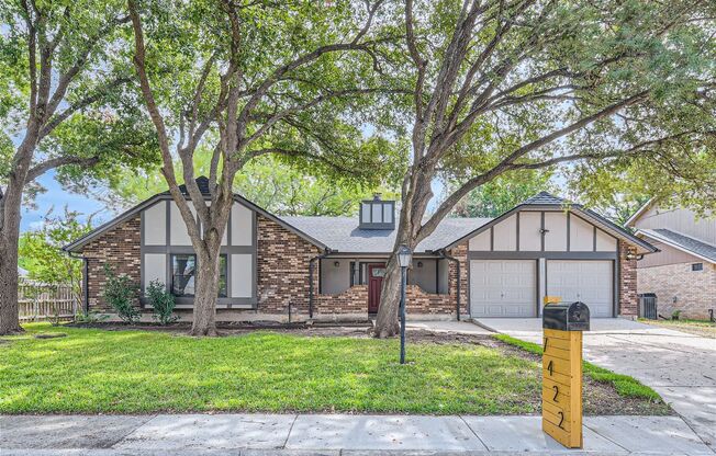 Stunning 4 bedroom for rent, mature trees, large covered patio!