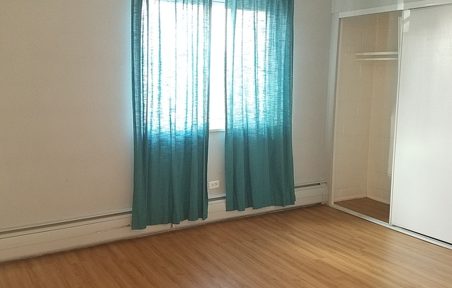 2 beds, 1 bath, 864 sqft, $1,700, Unit 1