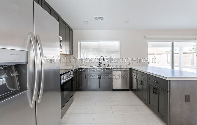 3 beds, 2 baths, 1,895 sqft, $2,250