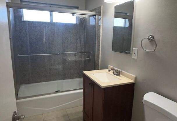 2 beds, 1 bath, $2,100, Unit L