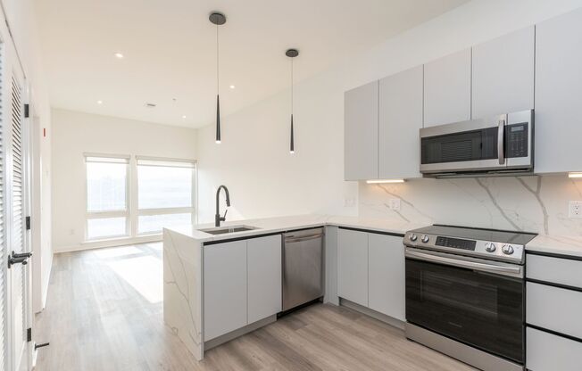 1 bed, 1 bath, 650 sqft, $1,595, Unit 305