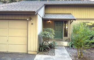 Charming 2-Bed, 1.5-Bath Multi-Family Retreat in Soundview, Gig Harbor