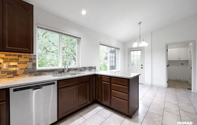4BR  House in Longmont