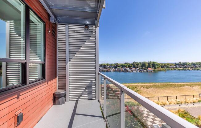 1 bed, 1 bath, 670 sqft, $1,599