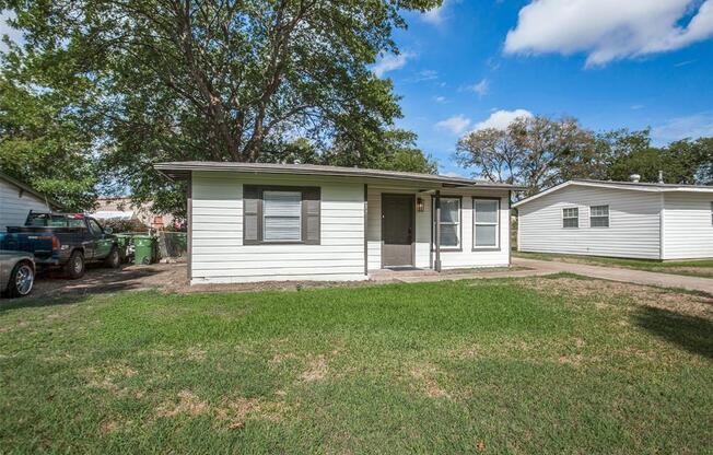 637 N 4 ST