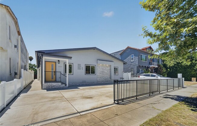 2937 10 AVE