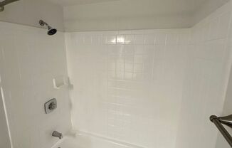 2 beds, 1 bath, 697 sqft, $1,180, Unit 227