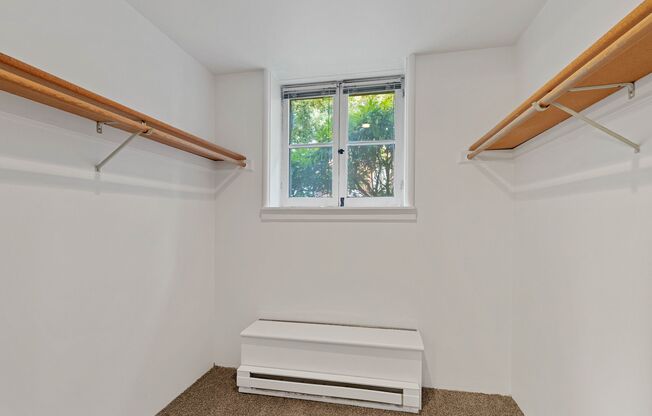 2 beds, 2 baths, 1,172 sqft, $1,595, Unit 1519
