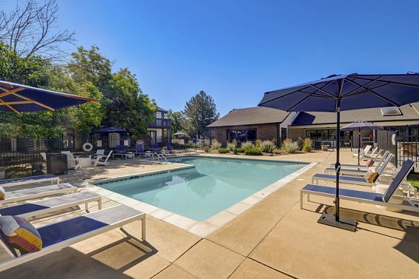 Shift Apartments in Aurora