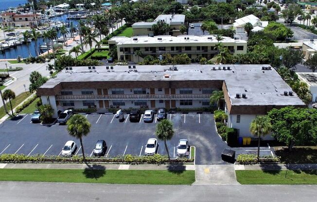 310 Lake Shore Dr West Palm Beach, FL 33403