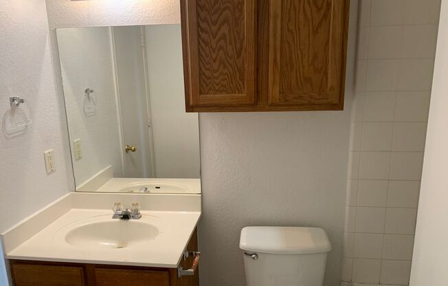 2 beds, 1 bath, $700