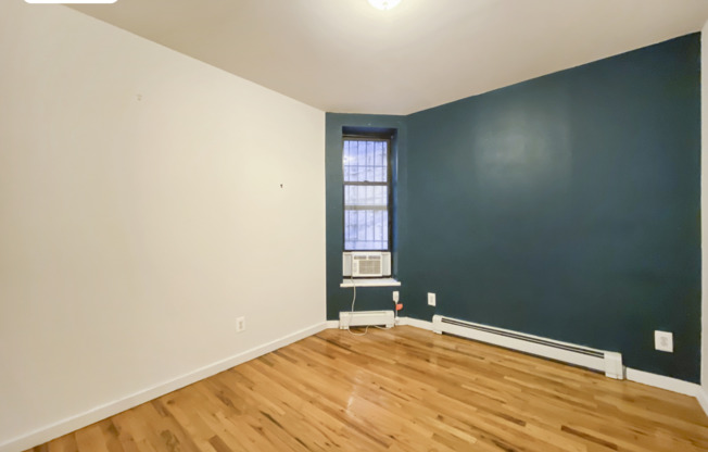 2 beds, 1 bath, $3,150, Unit 4A