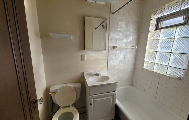Studio, 1 bath, $745, Unit 111
