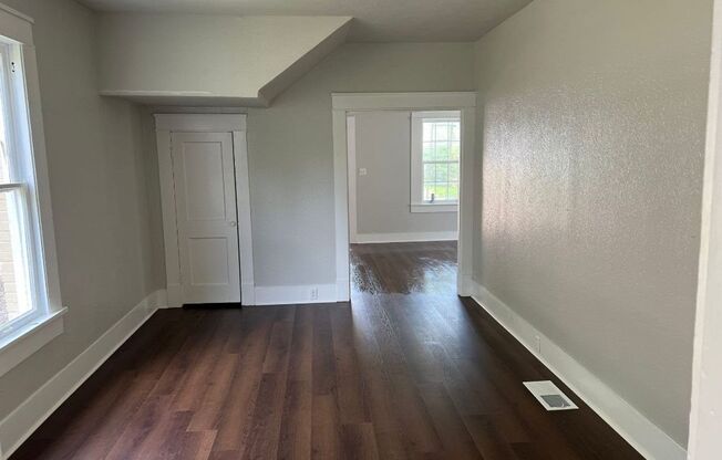 2 beds, 1 bath, $900