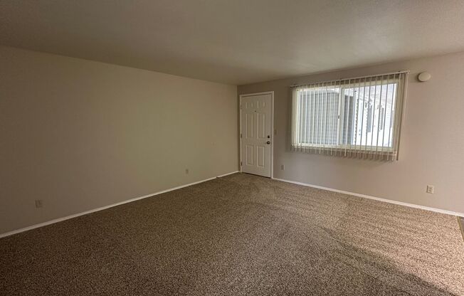 2 beds, 1 bath, 840 sqft, $1,295, Unit 24