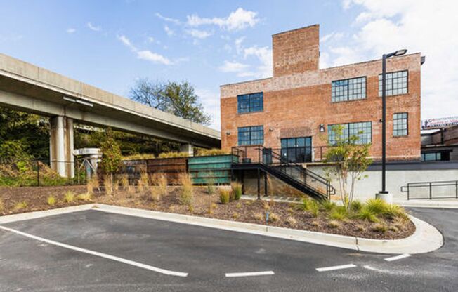 Lofts At Abrams Fixtures