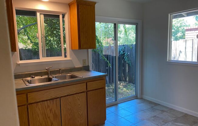 2 beds, 1 bath, $1,195