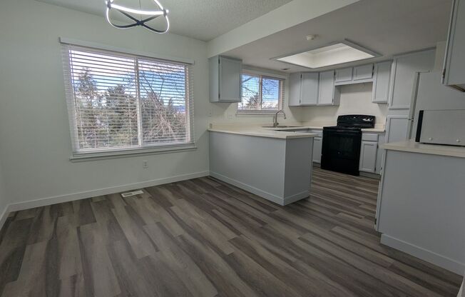SUPER NICE REMODELED 3 BED, 3 BATH HOME IN HIGHLANDS RANCH!  FEBRUARY 1ST OCCUPANCY!
