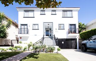 Discover Modern Townhome Living in Palms - 1 & 2 Bedrooms Available, Moments from Culver City!