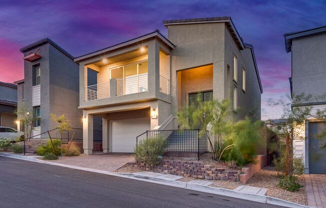 Like new, split-level, 3 bed, 2.5 bath, with bonus room & Strip views in West Las Vegas!