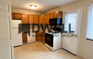 2 beds, 1 bath, $900, Unit 8E