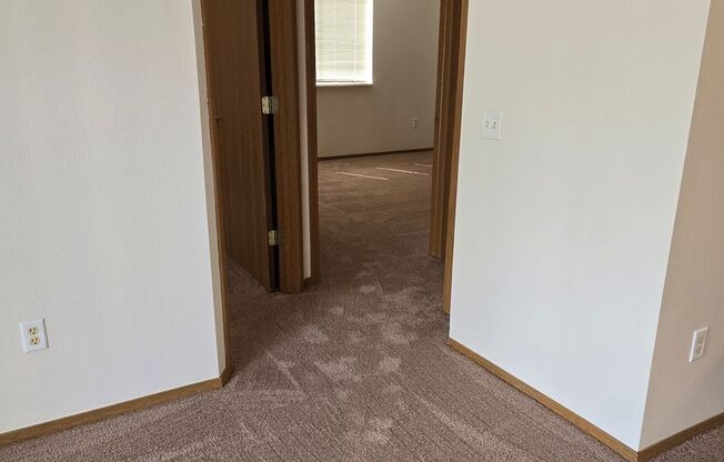 2 beds, 1 bath, 856 sqft, $1,259, Unit PL   7612