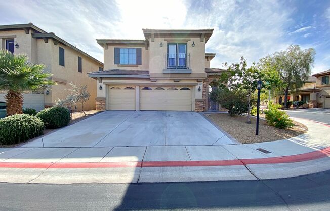 4 BEDROOM HOME 3 CAR GARAGE ON A CORNER LOT IN NORTHWEST
