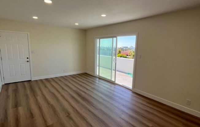 2 beds, 1 bath, 975 sqft, $4,100, Unit 124 Palos Verdes Blvd #1