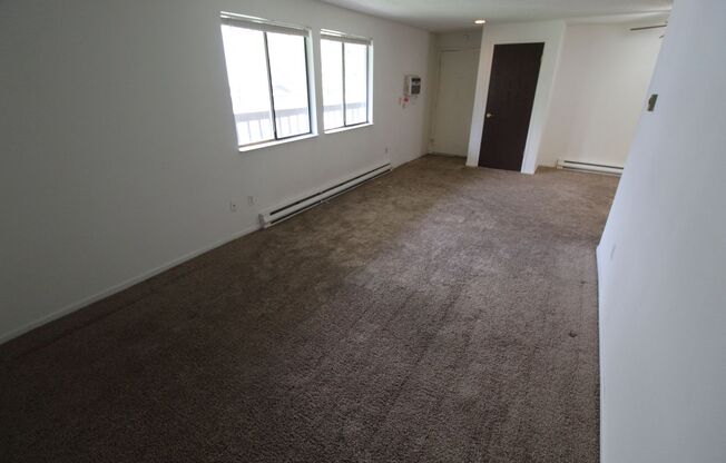 2 beds, 1 bath, 900 sqft, $1,095, Unit #5