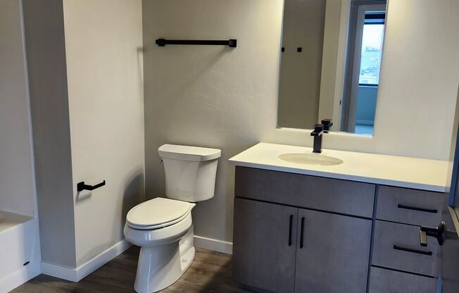 2 beds, 1 bath, 966 sqft, $1,500, Unit 201