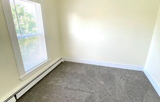 2 beds, 1 bath, $1,300