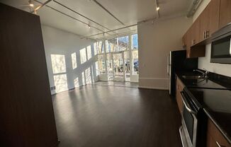 Studio, 1 bath, 625 sqft, $1,999