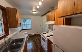 2 beds, 1 bath, $1,200