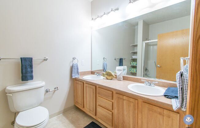 2 beds, 2 baths, 1,237 sqft, $1,450, Unit CT-32