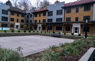 The Square at Squirrel Hill Apartments