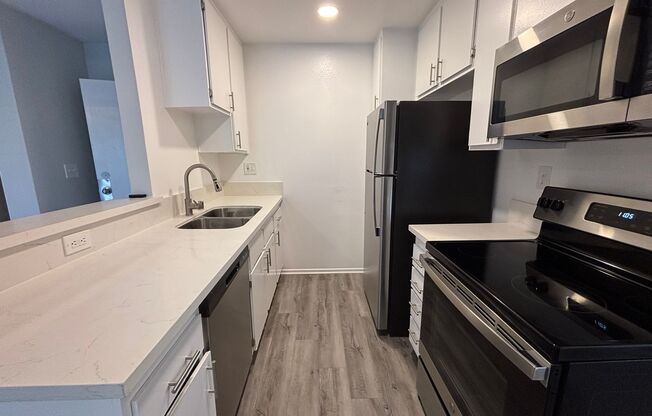 1 bed, 1 bath, 695 sqft, $1,598, Unit 301
