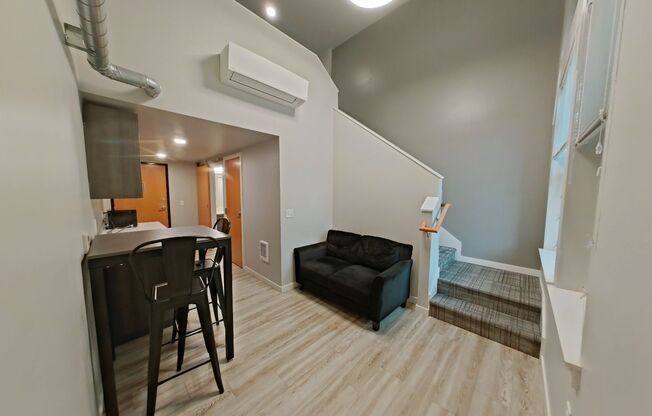 1 bed, 1 bath, 424 sqft, $1,275, Unit 115