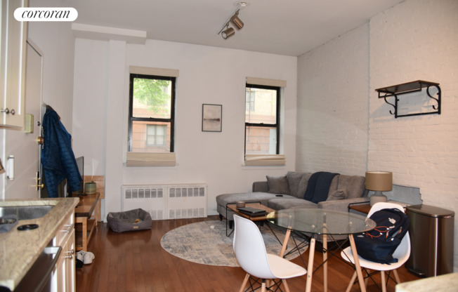 1 bed, 1 bath, $2,950, Unit A