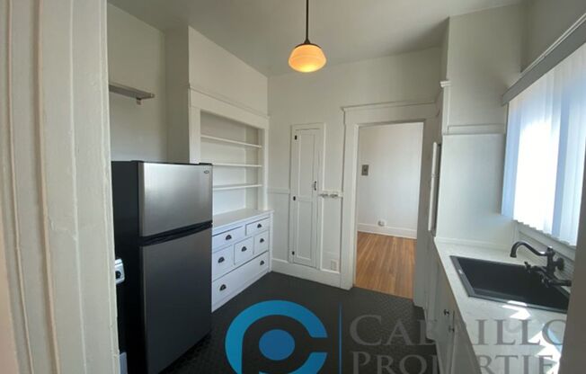 1 bed, 1 bath, 872 sqft, $2,595, Unit 302