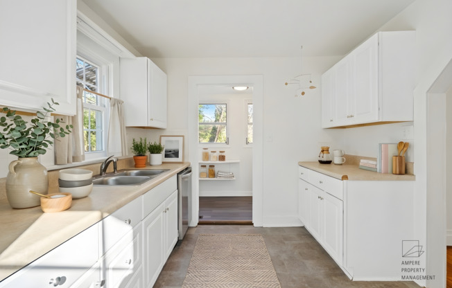 Amazing 2 bedroom 1 bathroom for rent!