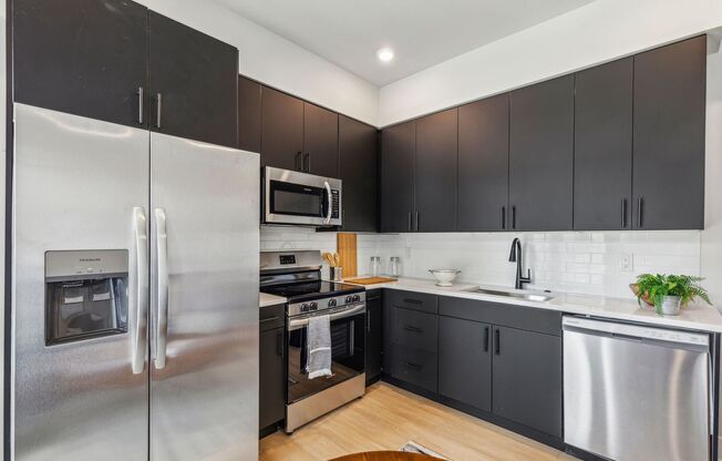 2 beds, 1 bath, 779 sqft, $1,750, Unit 105