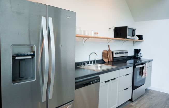 2 beds, 2 baths, 1,150 sqft, $1,995, Unit 402