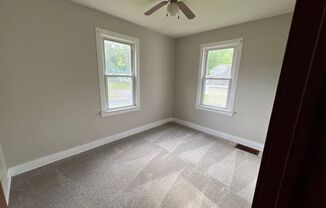 2 beds, 1 bath, $900