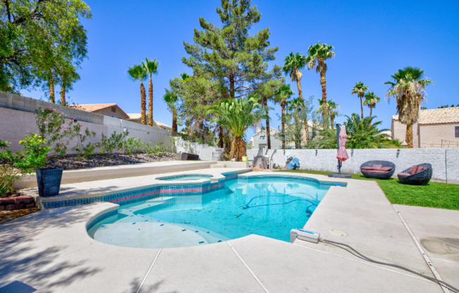 61 SWAN CIR
